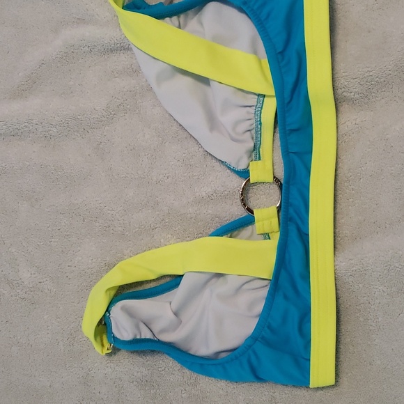 Nwot Venus bikini top - Picture 5 of 5